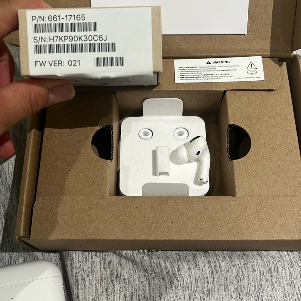 Apple AirPods Pro Replacement for R Earbud